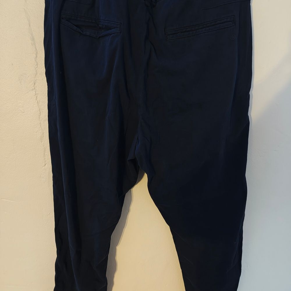 rag & bone Men's Pleated Navy Chinos - Picture 4 of 5